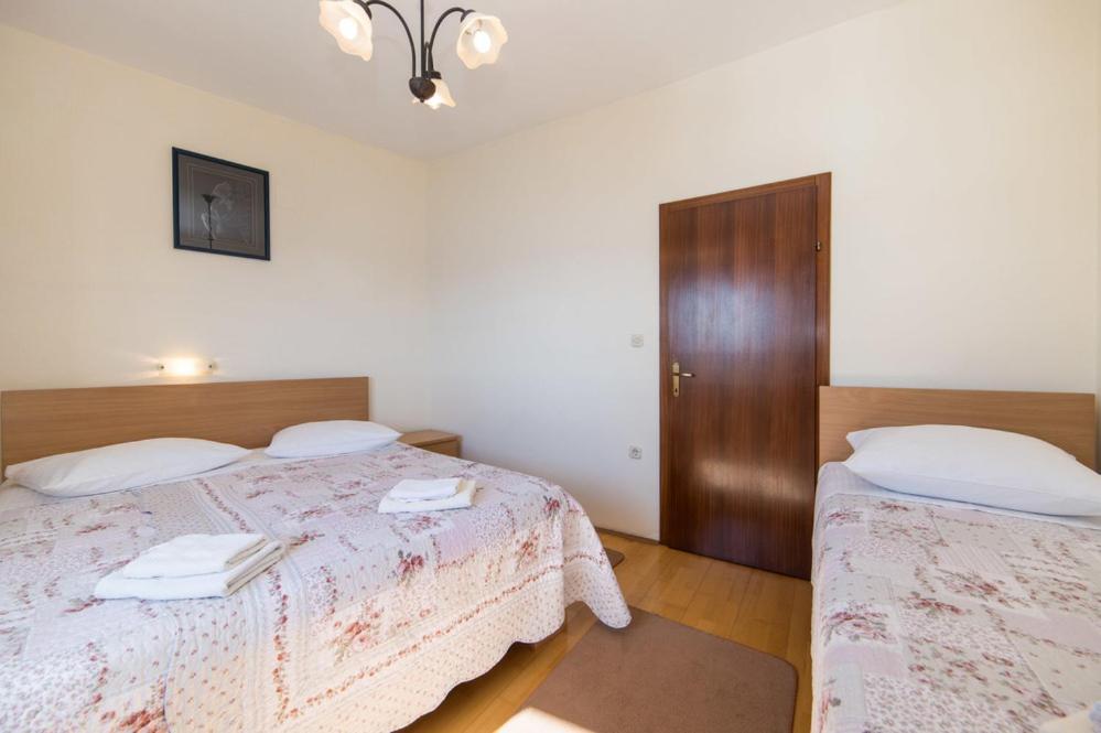 Apartments Dominko Brist Zewnętrze zdjęcie